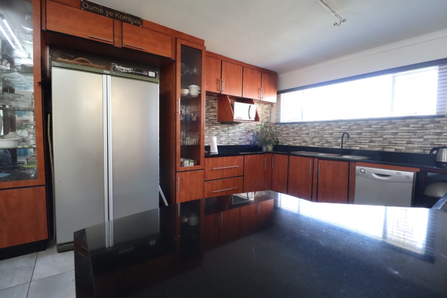 5 Bedroom Property for Sale in Morningside Eastern Cape